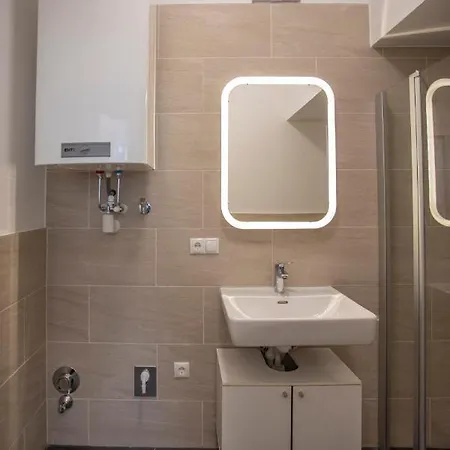 Cozy 1-bedroom In Center Инсбрук