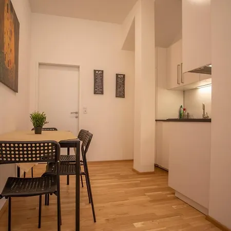Cozy 1-bedroom In Center *